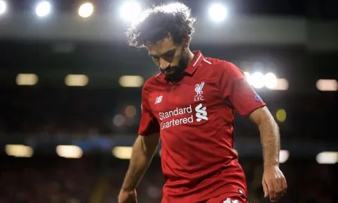 "Salah ném chai nước là vì lí do này đây!"