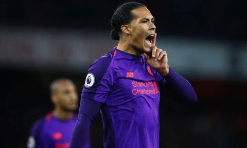 HLV Klopp hé lộ điều không ngờ Van Dijk nói sau trận hòa Arsenal