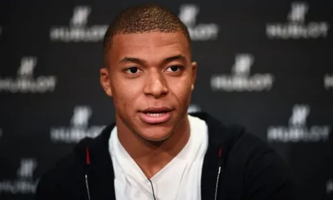Bị Kylian Mbappe từ chối, HLV Wenger phản ứng ra sao?