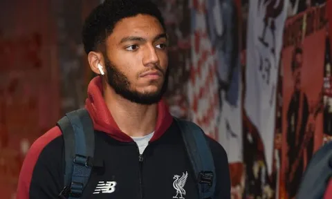 NÓNG! Liverpool nhận cú sốc nghiêm trọng, sao trụ cột phẫu thuật vì gãy chân