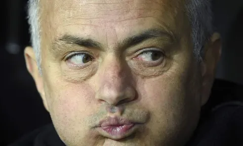 Mourinho: "Nhìn cậu ấy chơi bóng, tôi cũng đã mệt mỏi rồi"