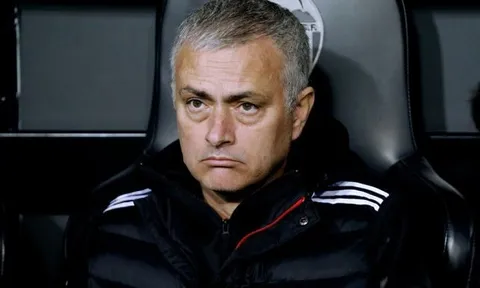 Sau trận thua Valencia, Mourinho chốt 3 cầu thủ đá chính trước Liverpool