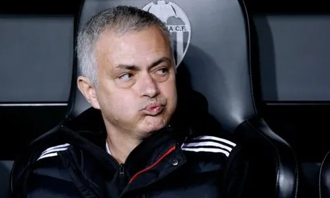 Mourinho phá vỡ sự im lặng về nghi án cầu thủ M.U 'phản thầy'