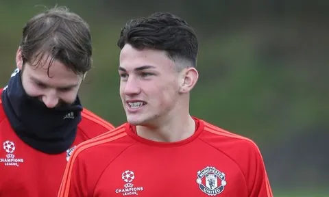 Chưa đón được tân binh nào, United lại đứng trước nguy cơ mất người