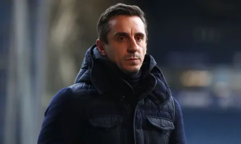 Neville tuyên bố 2 CLB này không đủ phẩm chất vô địch Premier League