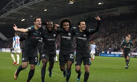 Ghi bàn đa phong cách, Chelsea đánh sập pháo đài Huddersfield