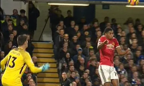 Ghi bàn hụt, Rashford bị đàn anh công kích