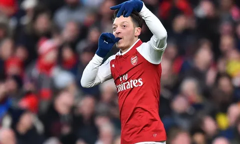 Giải mã "ký hiệu lạ" khi ăn mừng của Mesut Ozil