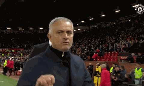 Tiết lộ: 4 từ tai hại Mourinho nói trước camera bị FA 'sờ gáy'