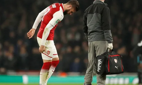 Giroud báo tin dữ cho Arsenal