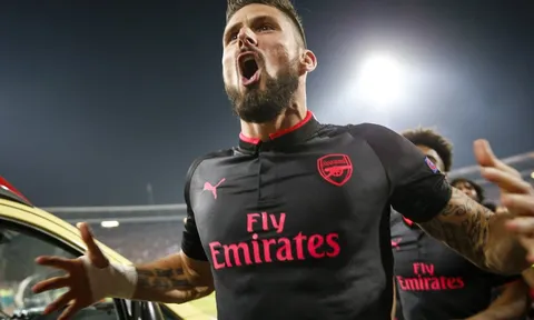 Giroud đích thị là "ông bụt" của Arsenal
