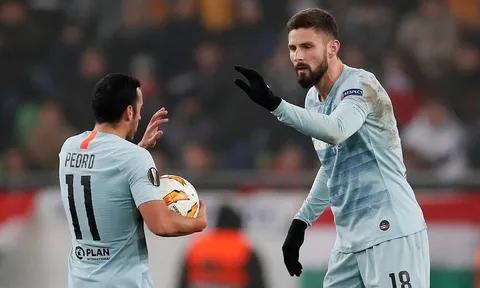 Giroud lập siêu phẩm đá phạt, Chelsea hòa kịch tính trên đất Hungary
