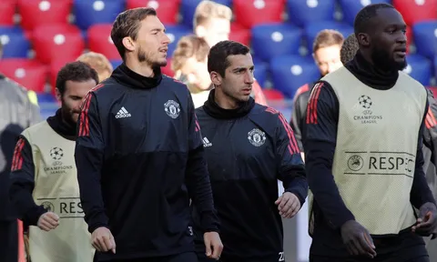 Góc Man Utd: Có những con người, đơn giản là buộc phải chia ly