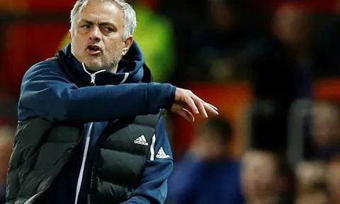 Góc Man Utd: Mourinho còn trụ được thì mới đúng là 'Đặc Biệt'
