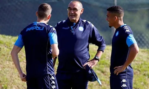 Góc nhìn ngược: Chờ Maurizio Sarri "dĩ độc trị độc"