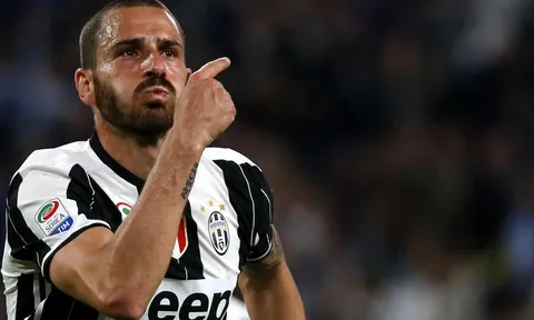 Góc siêu phẩm: Bonucci vô lê tung lưới AS Roma