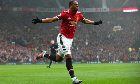 Hạ gục Tottenham, Martial xứng đáng ngôi sao 'đóng thế' số 1 tại NHA