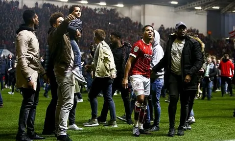 Hạ M.U, Bristol City ghi dấu mốc thần kỳ