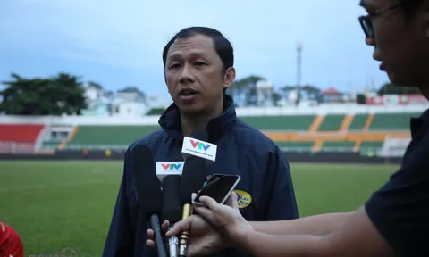 Thua tan nát trước Hà Nội, thầy Công Phượng lo trụ hạng cùng HAGL