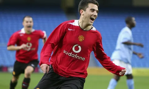 "Hahahaha... Tôi làm huấn luyện viên tại Man Utd à?"