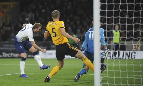 Hàng thủ mơ ngủ, Tottenham suýt ôm hận trước Wolves