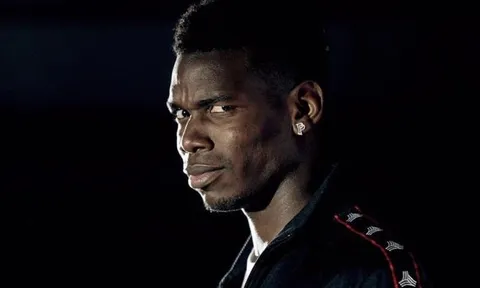 Hành động cực SỐC của Pogba khi biết tin Mourinho bị sa thải