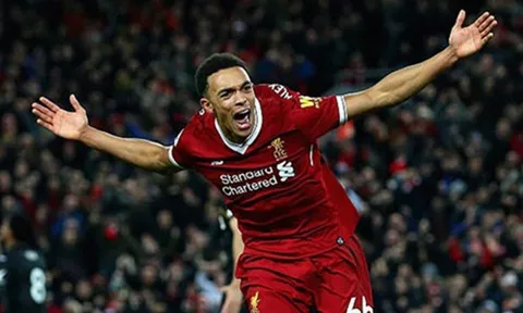 Hậu vệ 19 tuổi được HLV Klopp xếp đá chính nhờ mẹ