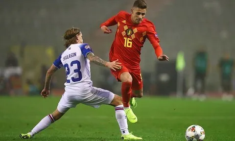 3 cái tên MU có thể mang về Old Trafford thay Douglas Costa: Gọi tên Hazard