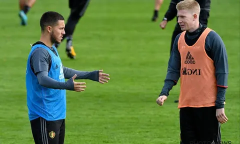 Hazard 'trách móc' De Bruyne trên tuyển