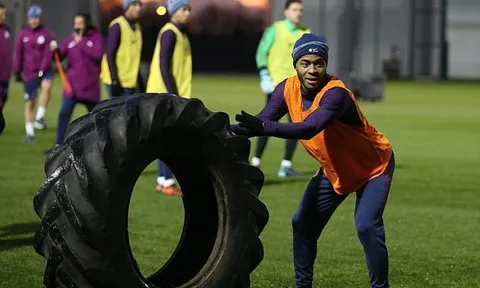 Hé lộ 'vũ khí bí mật' giúp Raheem Sterling thăng hoa