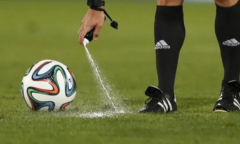 Vụ kiện 100 triệu USD cho cáo buộc FIFA ăn cắp ý tưởng bình xịt bọt