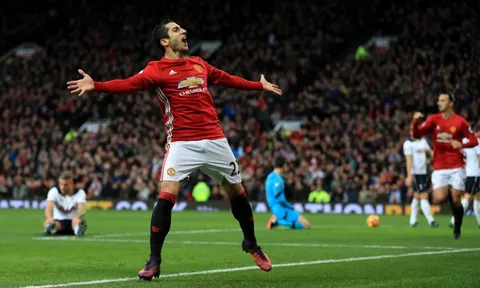 Henrikh Mkhitaryan và siêu phẩm làm tung lưới Tottenham