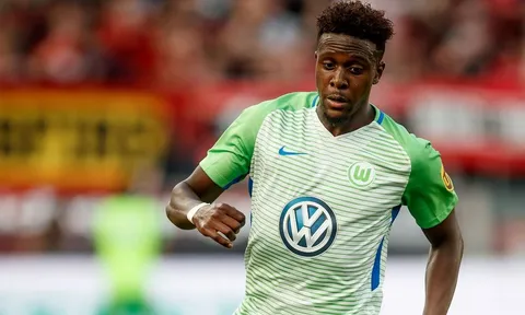 Hết tiền cho van Dijk, Liverpool thanh lý Divock Origi