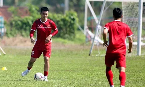 'Huy Hùng sẽ tiếp tục được sử dụng ở trận chung kết lượt về'