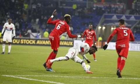 Highlights: Lyon 0-0 Montpellier (Vòng 13 Ligue 1)