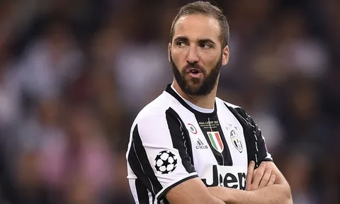 Gonzalo Higuain và nụ cười Mona Lisa