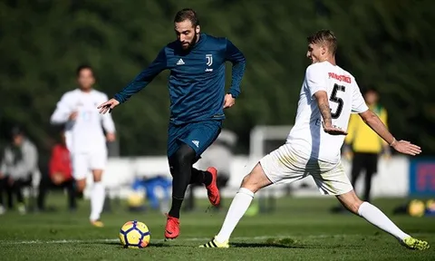Higuain chạy cật lực, sẵn sàng giúp Juventus đánh chiếm ngôi đầu