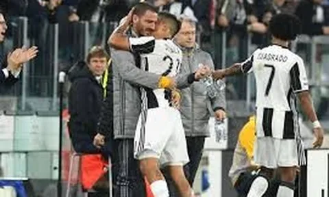 Hình ảnh Bonucci ghi bàn và ăn mừng như vô địch trước AC Milan