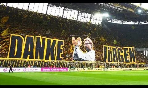 Hình ảnh choáng ngợp của sân Signal Iduna Park