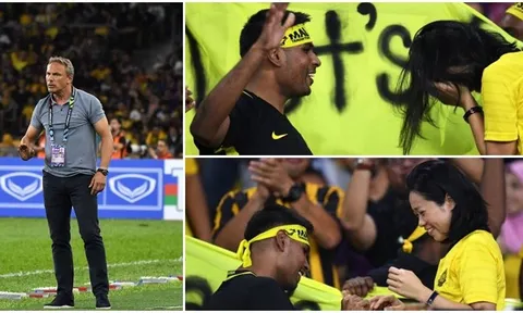 HLV Antoine Hey bất lực, CĐV Malaysia cầu hôn trên khán đài Bukit Jalil