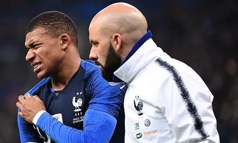 HLV Deschamps cập nhật về mức độ chấn thương của Mbappe