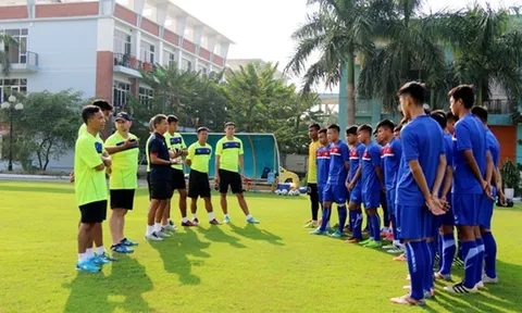 HLV Hoàng Anh Tuấn và nỗi trăn trở với U19 Việt Nam