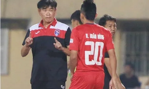 HLV Phan Thanh Hùng tiếc nuối khi phải chia tay với Minh Tùng