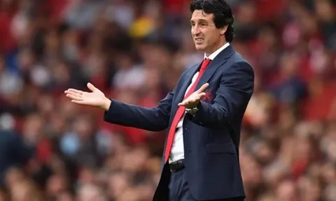 HLV Unai Emery méo mặt vì Arsenal lại hà tiện