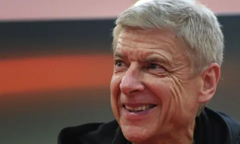 HLV Wenger khen ngợi 5 cái tên này sau chiến thắng trước Crvena Zvezda