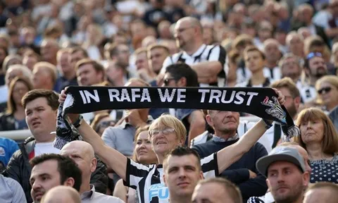 HỒ SƠ Rafael Benitez: Phát điên vì bóng đá (Phần cuối)