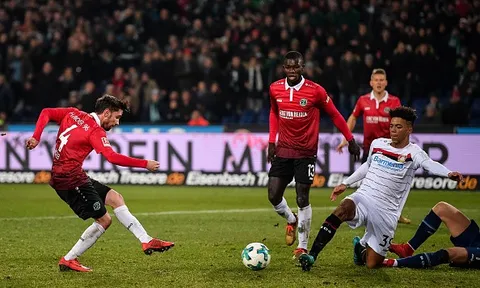Hòa '8 bàn thắng', Leverkusen bỏ lỡ cơ hội giành ngôi nhì bảng