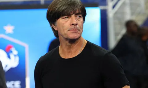 'Hoa hậu' nước Pháp gửi lời chào tạm biệt đến Joachim Low?