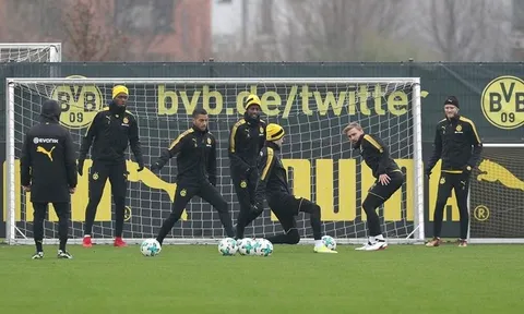Hối hả tập luyện, Dortmund quyết tìm lại cảm giác chiến thắng
