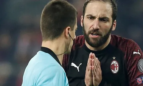 Hơn đối thủ trực tiếp 3 điểm và đây là cách AC Milan "trốn chạy" khỏi Europa League